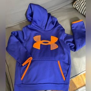 Kid’s Under Armour hooded sweatshirt- Youth XS (5/6)